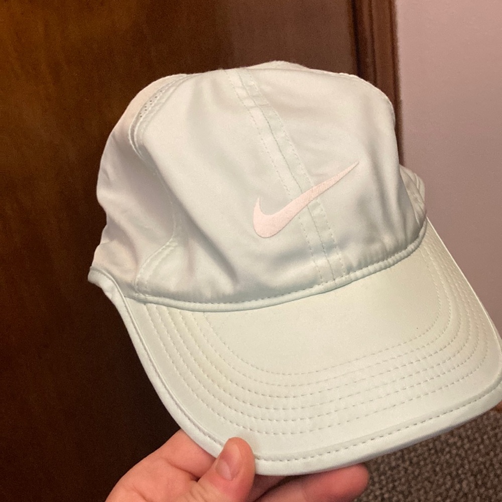 Mint green NIKE featherlight Dri-fit hat